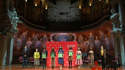 El director de Catalunya Ràdio, Saül Gordillo, assisteix a la cloenda dels Premis Primer Palau i entrega el Premi Catalunya Música a la soprano Mireia Tarragó, al Palau de la Música Catalana. Barcelona. 19 de novembre de 2020