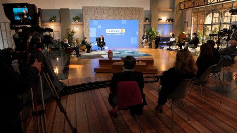 El director de Catalunya Ràdio i dels Mitjans Digitals de la CCMA, Saül Gordillo, participa en la presentació de La Marató de TV3 i Catalunya Ràdio 2020 al plató 1 de TV3. Sant Joan Despí. 17 de desembre de 2020