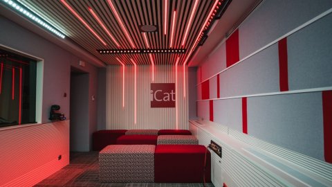 Nou estudi 2, l'estudi d'iCat, dotat amb càmeres, pantalla i espai per a actuacions en directe, amb presència de públic. Barcelona. 28 d'agost de 2019