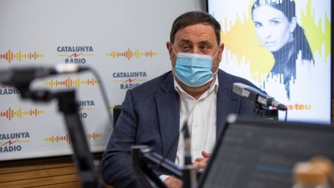 El president d'ERC, Oriol Junqueras, entrevistat a El matí de Catalunya Ràdio amb Laura Rosel aprofitant el tercer grau en les hores prèvies a la decisió judicial de retirar-li aquesta situació penitenciària. Barcelona. 25 de febrer de 2021