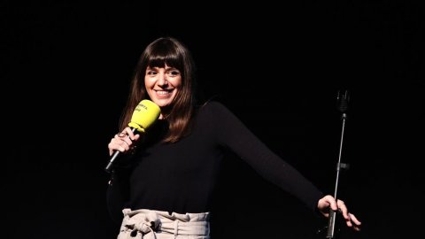 Els Radiòlegs de Catalunya Ràdio amb Peyu, Elisenda Pinda, Joel Díaz, Charlie Pee, Joan Grivé, Bru Esteve i Oye Sherman, al Teatre Goya. Segona edició. Actuació davant d'un públic format per oients de Catalunya Ràdio. Barcelona. 26 d'abril de 2021