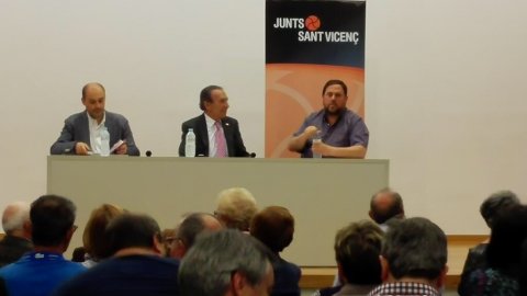 Presentació del llibre Revoltats al Casal Cívic de Sant Josep amb Oriol Junqueras, Justo Molinero i Saül Gordillo. Sant Vicenç dels Horts. 4 de maig de 2015