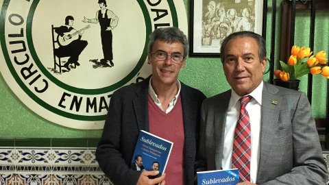 Presentació del llibre Revoltats / Sublevados (Ara Llibres) al Círculo Flamenco Andaluz, al barri de Cerdanyola de Mataró. 20 de maig de 2015