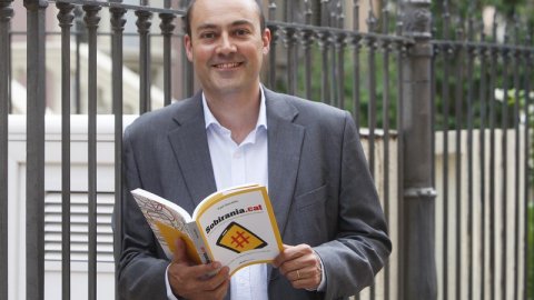 Entrevista d'El Punt Avui al periodista Saül Gordillo per la publicació del llibre Sobirania.cat. Barcelona. 27 de juny de 2014