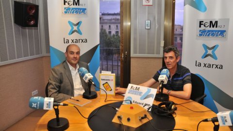 Entrevista amb Eduard Cid a Fem Girona (La Xarxa) amb motiu de la presentació del llibre Sobirania.cat, del periodista Saül Gordillo, a Girona, amb l'alcalde, Carles Puigdemont, i el professor de la Universitat de Girona José Antonio Donaire. Girona. 1 de juliol de 2014