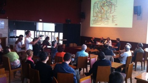 Presentació del llibre Sobirania.cat, del periodista Saül Gordillo, al Cafè de l'Auditori de Sant Cugat del Vallès, amb l'exeurodiputat Raül Romeva (a la foto) i el periodista Xavier Fornells, moderats pel també periodista Pep Gimeno. Sant Cugat del Vallès. 9 de juliol de 2014