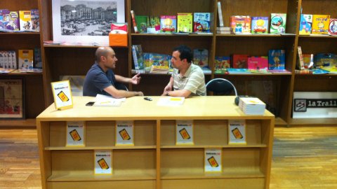Presentació del llibre Sobirania.cat, de Saül Gordillo, a la llibreria La Tralla de Vic amb el periodista Miquel Macià, editor de Nació Digital i Osona.com, i el també periodista Oriol Ferran, editor de Creat Edicions. Entrevista prèvia amb el periodista d'El 9 Nou Jordi Vilarrodà. Vic. 24 de juliol de 2014