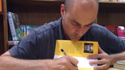 Presentació del llibre Sobirania.cat, de Saül Gordillo, a la llibreria La Tralla de Vic amb el periodista Miquel Macià, editor de Nació Digital i Osona.com, i el també periodista Oriol Ferran, editor de Creat Edicions. Vic. 24 de juliol de 2014