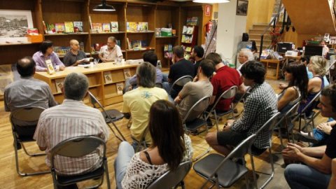 Presentació del llibre Sobirania.cat, de Saül Gordillo, a la llibreria La Tralla de Vic amb el periodista Miquel Macià, editor de Nació Digital i Osona.com, i el també periodista Oriol Ferran, editor de Creat Edicions. Vic. 24 de juliol de 2014