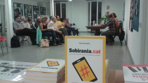 Presentació de Sobirania.cat, del periodista Saül Gordillo, a Gavà, amb el comunicador Daniel Condeminas. Gavà. Baix Llobregat. 30 de setembre de 2014