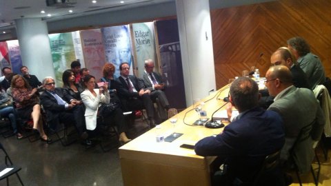 Presentació del llibre Sobirania.cat, del periodista Saül Gordillo, al Centre Cultural Blanquerna de Madrid amb els diputats catalans al Congrés Carles Campuzano (CiU), Lourdes Muñoz (PSC), Joan Coscubiela (ICV-EUiA) i Joan Tardà (ERC). Madrid. 29 d'octubre de 2014