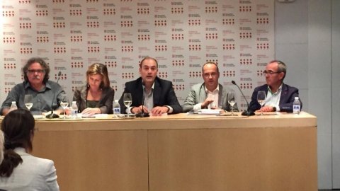 Presentació del llibre Sobirania.cat, del periodista Saül Gordillo, al Centre Cultural Blanquerna de Madrid amb els diputats catalans al Congrés Carles Campuzano (CiU), Lourdes Muñoz (PSC), Joan Coscubiela (ICV-EUiA) i Joan Tardà (ERC). Madrid. 29 d'octubre de 2014