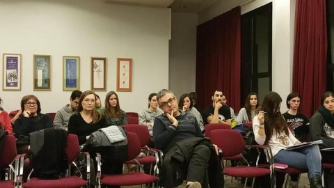 Presentació del llibre Sobirania.cat a la Càtedra de Periodisme i Comunicació de la Universitat de Lleida amb el professor Miquel Pueyo, l'estudiant Olga Bondareva i l'autor, Saül Gordillo. Lleida. 25 de febrer de 2015