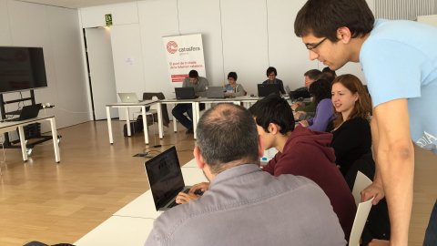 Viquimarató per incorporar i ampliar les entrades a la Viquipèdia dels '200 protagonistes de la Internet catalana' del llibre Sobirania.cat, del periodista Saül Gordillo, en les jornades de la Catosfera 2015. Biblioteca Carles Rahola. Girona. 28 de març del 2015