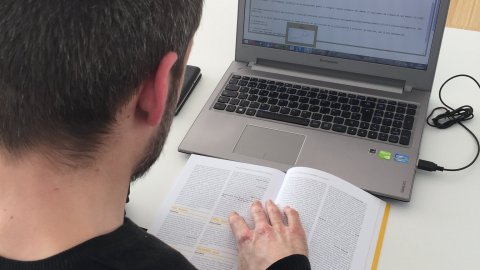 Viquimarató per incorporar i ampliar les entrades a la Viquipèdia dels '200 protagonistes de la Internet catalana' del llibre Sobirania.cat, del periodista Saül Gordillo, en les jornades de la Catosfera 2015. Biblioteca Carles Rahola. Girona. 28 de març del 2015 