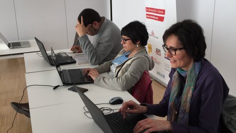 Viquimarató per incorporar i ampliar les entrades a la Viquipèdia dels '200 protagonistes de la Internet catalana' del llibre Sobirania.cat, del periodista Saül Gordillo, en les jornades de la Catosfera 2015. Biblioteca Carles Rahola. Girona. 28 de març del 2015 