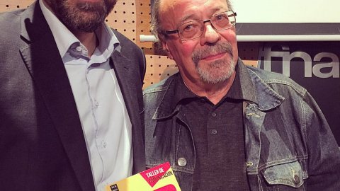 Presentació del llibre 'YouTuber. Cómo crear vídeos de impacto y triunfar con ellos en internet', del periodista i professor Gabriel Jaraba, al FNAC Triangle de plaça Catalunya, amb Saül Gordillo, periodista i cap de continguts digitals d'El Periódico de Catalunya; Alba Castilla García, periodista audiovisual, autora del vídeo de presentació de llibre; OnaMN, youtuber musical; i l'autor, Gabriel Jaraba. Barcelona. 11 de novembre del 2015