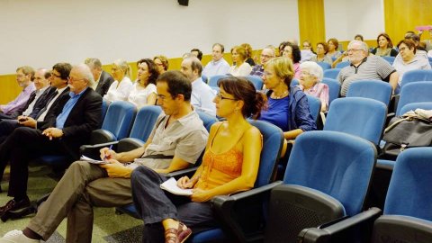 Presentació del recull de tuits de Quim Nadal a la Fundació Universitat de Girona, amb Joaquim Nadal, l'editor de la col·lecció Senhal, Pep Vila, i el periodista Saül Gordillo. També s'ha presentat el llibre de memòries d'infantesa 'Fent tentines per la vida' (Ara Llibres), amb Narcís Comadira i Izaskun Arretxe. Girona. 1 d'octubre de 2013