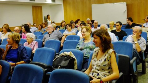 Presentació del recull de tuits de Quim Nadal a la Fundació Universitat de Girona, amb Joaquim Nadal, l'editor de la col·lecció Senhal, Pep Vila, i el periodista Saül Gordillo. També s'ha presentat el llibre de memòries d'infantesa 'Fent tentines per la vida' (Ara Llibres), amb Narcís Comadira i Izaskun Arretxe. Girona. 1 d'octubre de 2013
