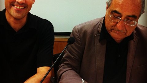 Presentació del recull de tuits de Quim Nadal a la Fundació Universitat de Girona, amb Joaquim Nadal, l'editor de la col·lecció Senhal, Pep Vila, i el periodista Saül Gordillo. També s'ha presentat el llibre de memòries d'infantesa 'Fent tentines per la vida' (Ara Llibres), amb Narcís Comadira i Izaskun Arretxe. Girona. 1 d'octubre de 2013