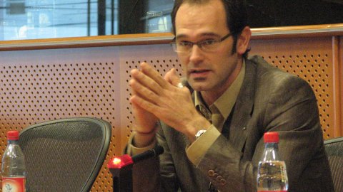 Eurodiputat català d'ICV Raül Romeva, al grup d'Els Verds Aliança Lliure Europea, al Parlament Europeu Brussel·les. 18 de desembre de 2007