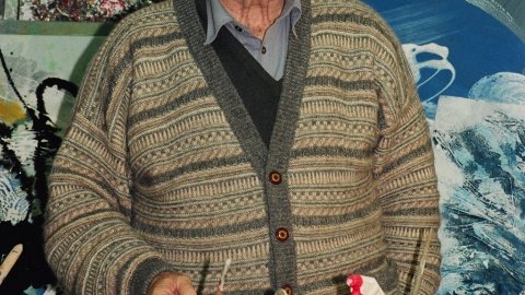 Joan-Josep Tharrats i Vidal (Girona, 1918-Barcelona, 2001), pintor, teòric d'art i editor català, al seu estudi de Barcelona. 28 de febrer de 1992