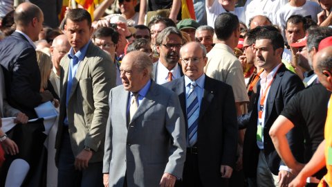 El president de la Generalitat, José Montilla, i l'expresident Jordi Pujol, a la manifestació amb el lema Som una nació. Nosaltres decidim, que aplega un milió i mig de persones segons els organitzadors, Òmnium Cultural. Barcelona. 10 de juliol de 2010