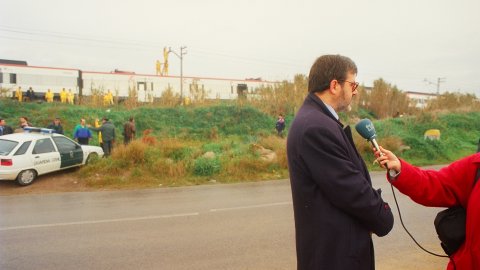 Descarrilament del tren entre Malgrat de Mar i Blanes, a la línia de la costa del Maresme, provocat per Andreu Rabadán, autor confès de tres sabotatges i del crim del seu pare, a Palafolls. Aquest seria el segon. Malgrat de Mar-Palafolls-Blanes. 4 de gener de 1994