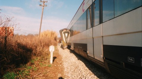 Descarrilament del tren a Tordera, a la línia de la costa del Maresme, provocat per Andreu Rabadán, autor confès de tres sabotatges i del crim del seu pare, a Palafolls. Aquest seria el tercer. Tordera. 17 de gener de 1994