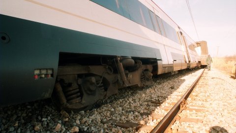 Descarrilament del tren a Tordera, a la línia de la costa del Maresme, provocat per Andreu Rabadán, autor confès de tres sabotatges i del crim del seu pare, a Palafolls. Aquest seria el tercer. Tordera. 17 de gener de 1994