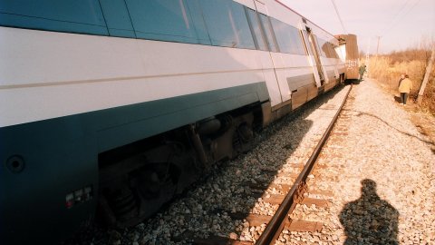 Descarrilament del tren a Tordera, a la línia de la costa del Maresme, provocat per Andreu Rabadán, autor confès de tres sabotatges i del crim del seu pare, a Palafolls. Aquest seria el tercer. Tordera. 17 de gener de 1994