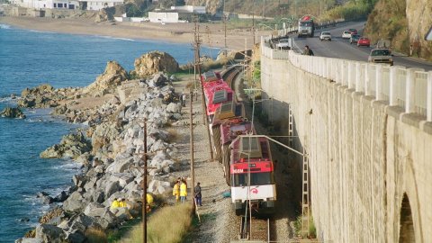 Descarrilament del tren a Sant Pol de Mar, a la línia de la costa del Maresme, provocat per Andreu Rabadán, autor confès de tres sabotatges i del crim del seu pare, a Palafolls. Aquest seria el primer sabotatge. Sant Pol de Mar. 15 de desembre de 1993