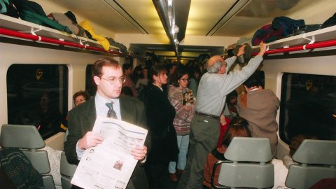 Psicosi pels descarrilaments de trens  a la línia de la costa del Maresme, provocats per Andreu Rabadán, autor confès de tres sabotatges i de crim del seu pare, a Palafolls. Gener de 1994