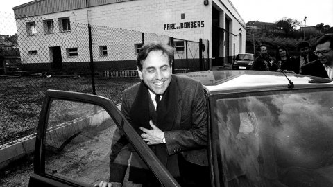Acte de campanya de les eleccions al Parlament de Catalunya del candidat socialista Raimon Obiols, al mercat dominical de Tordera. Tordera. 1 de març de 1992 