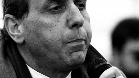Acte de campanya de les eleccions al Parlament de Catalunya del candidat socialista Raimon Obiols, al mercat dominical de Tordera. 1 de març de 1992 