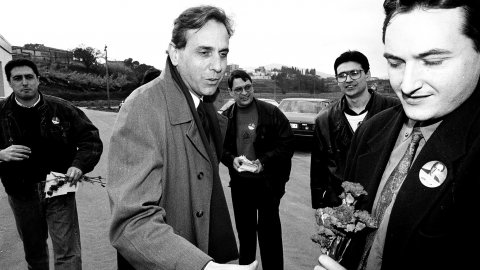 Acte de campanya de les eleccions al Parlament de Catalunya del candidat socialista Raimon Obiols, al mercat dominical de Tordera. 1 de març de 1992 
