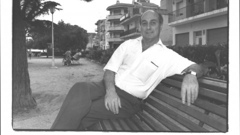 El polític comunista Francesc Frutos i Gras (Calella, 1939-Madrid, 2020), fotografiat a Calella. Juliol de 1993
