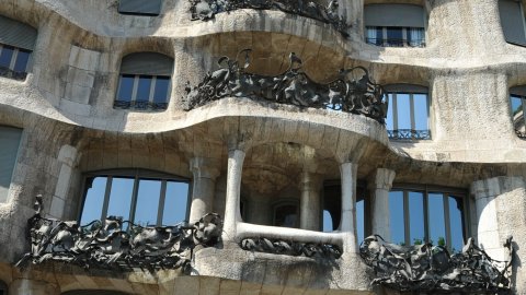 Manifestació amb el lema ‘Som una nació. Nosaltres decidim’, que aplega un milió i mig de persones segons els organitzadors, Òmnium Cultural. La marxa pel passeig de Gràcia en resposta a la sentència del Tribunal Constitucional que retalla l'Estatut d'Autonomia de Catalunya esdevé un clam a favor de la independència. Barcelona. 10 de juliol de 2010