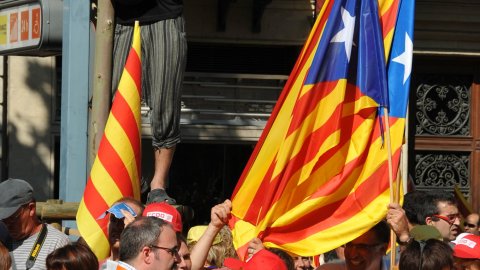 Manifestació amb el lema ‘Som una nació. Nosaltres decidim’, que aplega un milió i mig de persones segons els organitzadors, Òmnium Cultural. La marxa pel passeig de Gràcia en resposta a la sentència del Tribunal Constitucional que retalla l'Estatut d'Autonomia de Catalunya esdevé un clam a favor de la independència. Barcelona. 10 de juliol de 2010