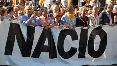 Manifestació amb el lema ‘Som una nació. Nosaltres decidim’, que aplega un milió i mig de persones segons els organitzadors, Òmnium Cultural. La marxa pel passeig de Gràcia en resposta a la sentència del Tribunal Constitucional que retalla l'Estatut d'Autonomia de Catalunya esdevé un clam a favor de la independència. Barcelona. 10 de juliol de 2010