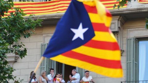 Manifestació amb el lema ‘Som una nació. Nosaltres decidim’, que aplega un milió i mig de persones segons els organitzadors, Òmnium Cultural. La marxa pel passeig de Gràcia en resposta a la sentència del Tribunal Constitucional que retalla l'Estatut d'Autonomia de Catalunya esdevé un clam a favor de la independència. Barcelona. 10 de juliol de 2010