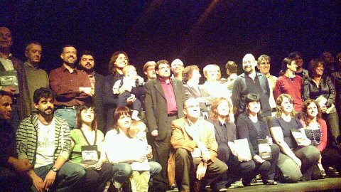 El periodista Saül Gordillo intervé en la presentació del llibre La catosfera literària, de 100 blocaires literaris. El primer llibre col·lectiu de literatura feta a la xarxa. Vallromanes. 17 de maig de 2008