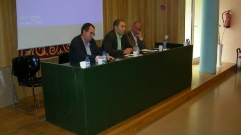 Conferència La Catalunya digital. El catalanisme a la xarxa, amb Toni Ibàñez, Saül Gordillo i Albert Calls, amb motiu de la Diada Nacional de Catalunya, organitzada per l'Ajuntament de Cabrera de Mar i presentat per l'alcalde, Jaume Borràs. Cabrera de Mar. 11 de setembre de 2008