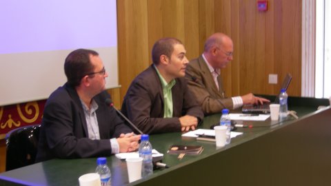 Conferència La Catalunya digital. El catalanisme a la xarxa, amb Toni Ibàñez, Saül Gordillo i Albert Calls, amb motiu de la Diada Nacional de Catalunya, organitzada per l'Ajuntament de Cabrera de Mar i presentat per l'alcalde, Jaume Borràs. Cabrera de Mar. 11 de setembre de 2008