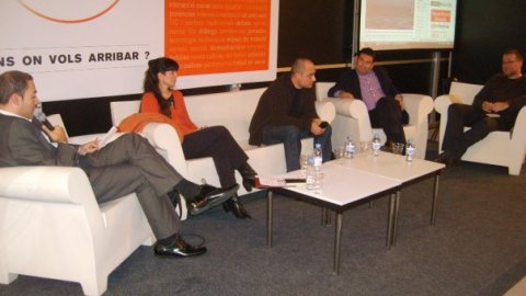 Taula rodona de blocaires a Innova 360º de Mataró amb Margalida Capellà, Carlos Guadián, Marc Vidal, Oriol Ferran i Saül Gordillo, i presentació posterior de Maresmesfera amb Josep Barri i d'STIC.cat i Eduard Batlle. Mataró. 14 de novembre de 2008