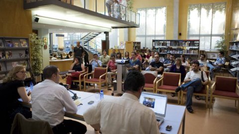 Primer aniversari d'Osonosfera a la biblioteca de Taradell, amb Josep Comajoan, Trina Milan i Saül Gordillo. Taradell. 19 de juny de 2009