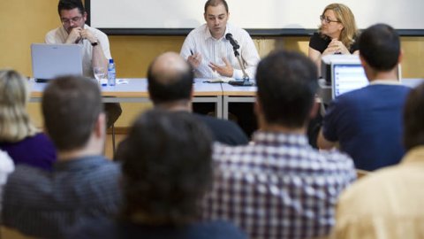 Primer aniversari d'Osonosfera a la biblioteca de Taradell, amb Josep Comajoan, Trina Milan i Saül Gordillo. Taradell. 19 de juny de 2009