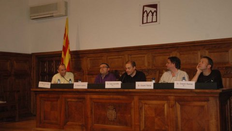 Taula rodona sobre periodisme a l'Institut d'Estudis Ilerdencs, amb Joaquim Capdevila, David Bassa, Vicent Partal i Saül Gordillo, moderada per Josep Lluís Cadena. Lleida. 5 de juny de 2010