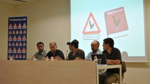 Segona trobada de Pratencs.cat i presentació de WikiPrat.cat. Taula rodona de periodistes amb Javier Martínez, Valentí Sanjuan, Oscar Sánchez Martín i Saül Gordillo, moderada per Francesc Gelabert. El Prat de Llobregat. 14 de setembre de 2011