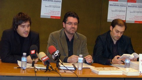 Presentació conjunta del col·lectiu Blocaires.Osona i del llibre Nació.cat al Col·legi d'Arquitectes de Vic, amb Saül Gordillo, Joan Ballana i Josep Comajoan. Vic. 17 de gener de 2008 